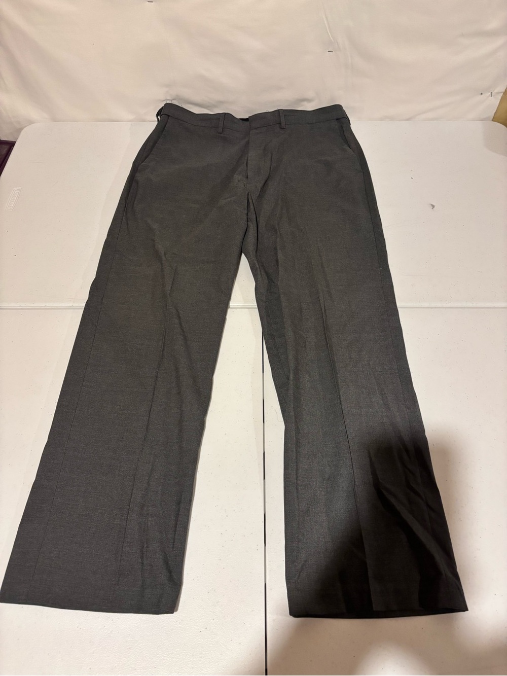 Haggar Men’s Size 36x32 Classic Fit Gray Business Casual Dress Pants